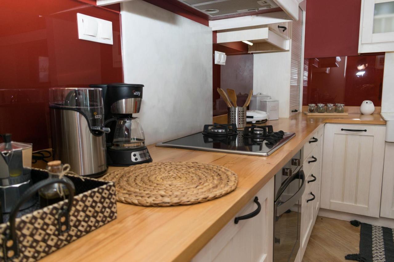 Aloe Meli Apartment Каламата Екстериор снимка